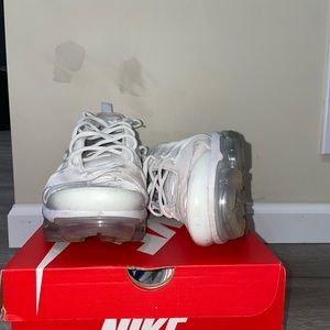 Nike Air VaporMax Plus white platinum